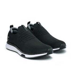 KURU  Men’s‎ Atom Slip-On Sneaker Black Size 12M